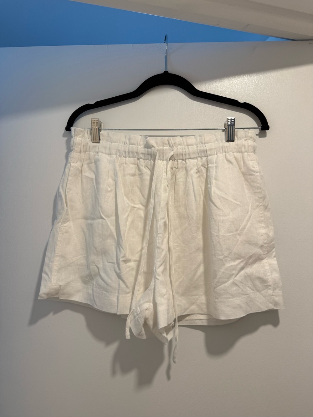 Petal & Pup White Drawstring Linen-Blend Athletic Shorts